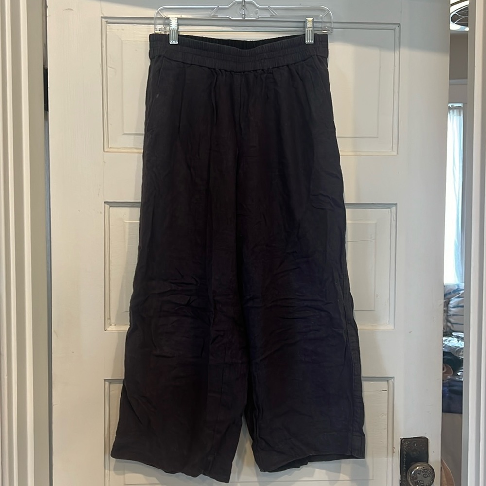 Aritzia Babaton Navy Cropped Linen Pant- Size Medium